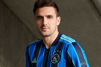 L'Ajax presenta il suo nuovo Away Kit per la stagione 2021/22